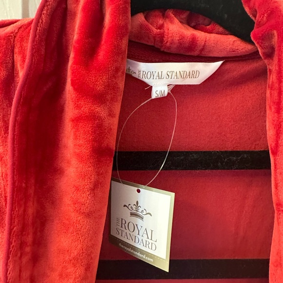 Royal Standard Harbin Robe - Picture 3 of 4